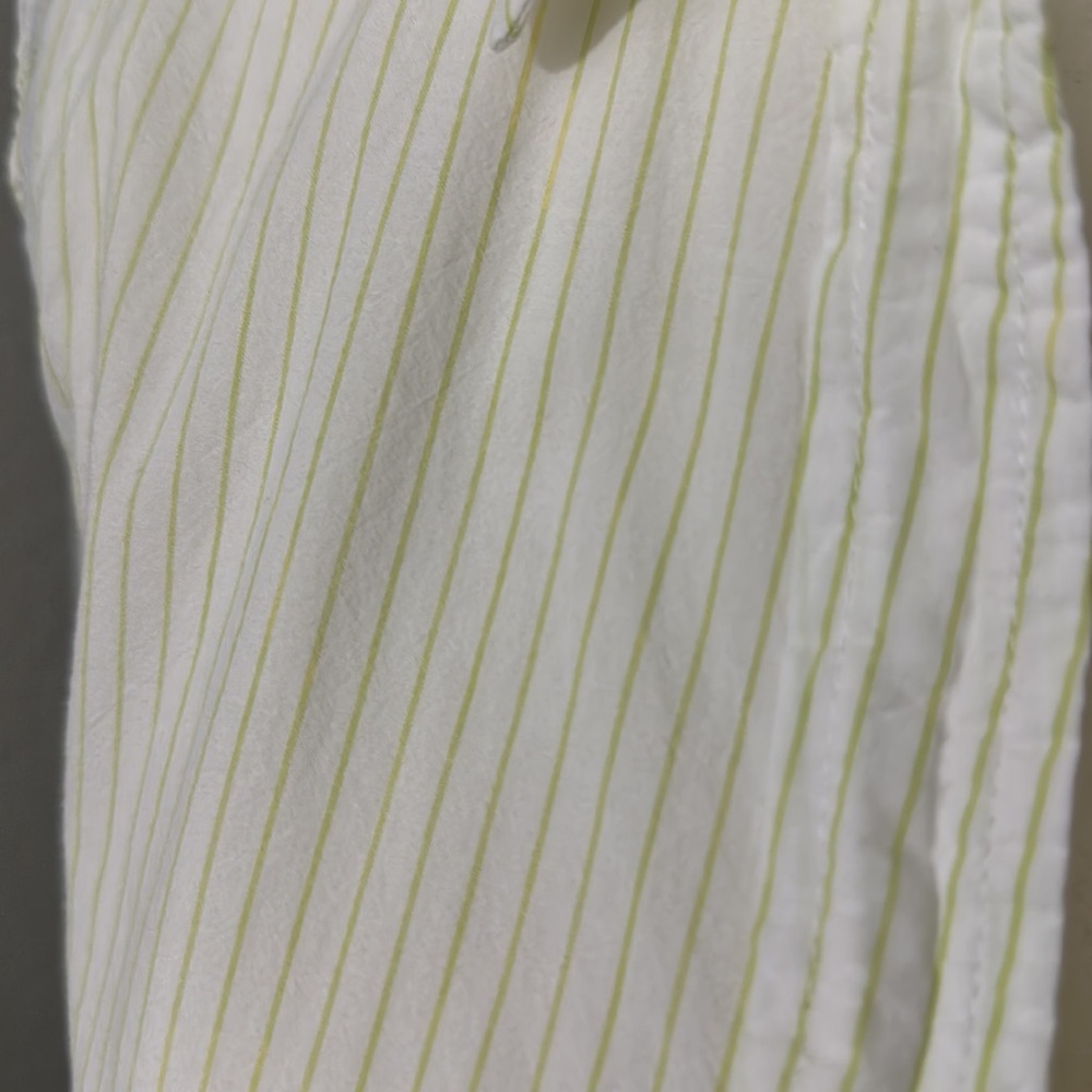 Gap-Button-Down Shirt EUC - Picture 4 of 5